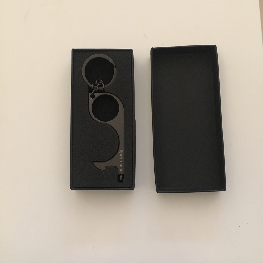 free gift * Rare untouch keychain